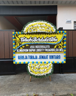 Papan Bunga Duka di Sandubaya